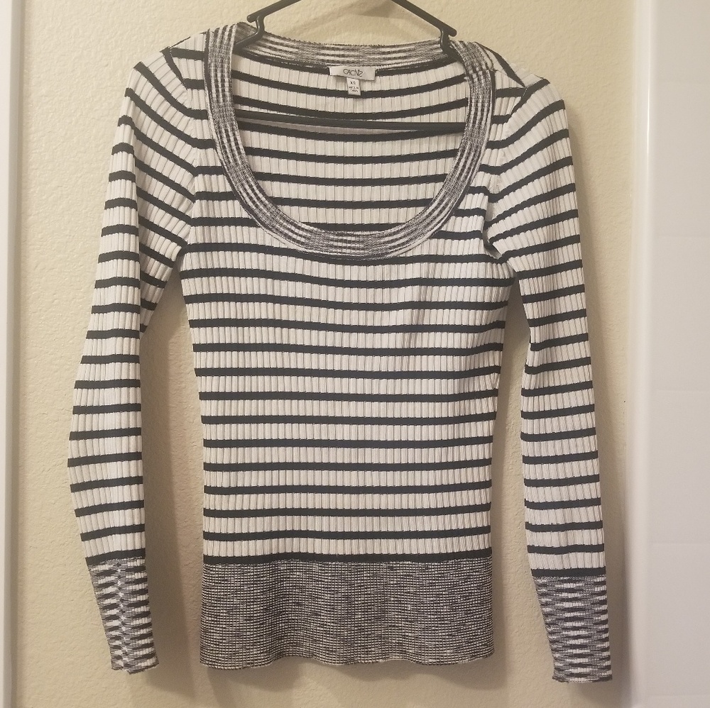 Cache Black & White Sweater material Top